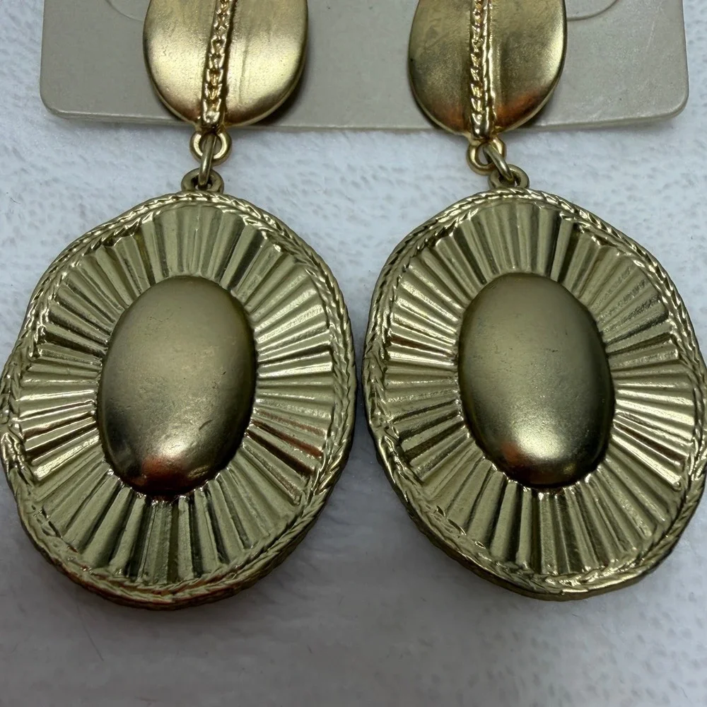 Chico's Matte Gold Tone Oval Sunburst Drop Dangle Statement Earrings Mature NWT‎